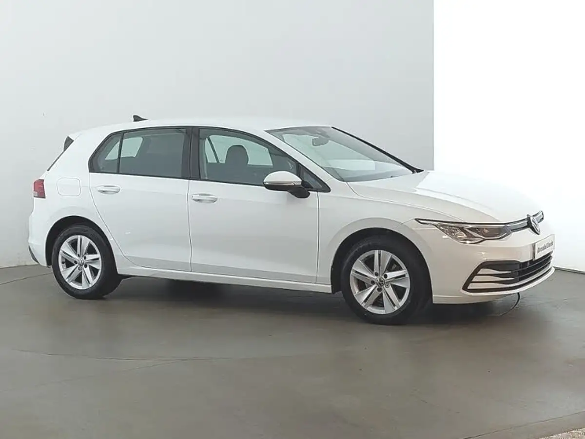 2022-volkswagen-golf-15-tsi-life-150ps-hatchback-big-11