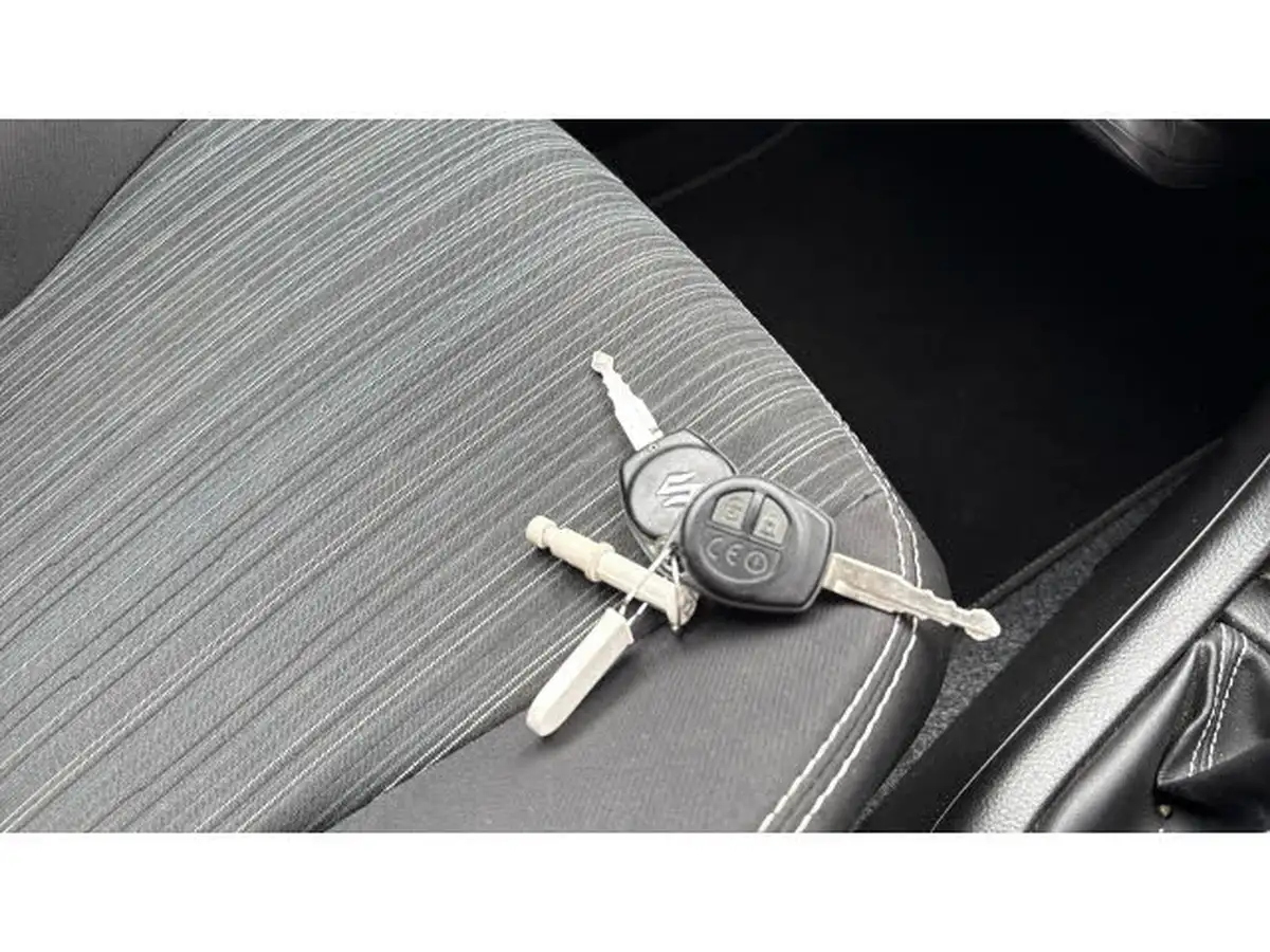 2016-suzuki-swift-12-sz-l-5d-big-19