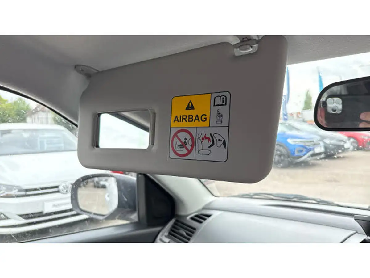 2016-suzuki-swift-12-sz-l-5d-big-43