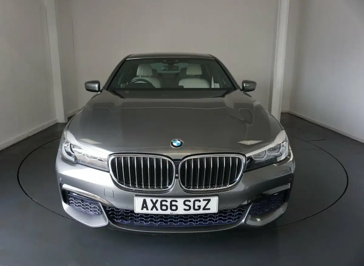 2016-bmw-7-series-30td-740d-m-sport-big-16
