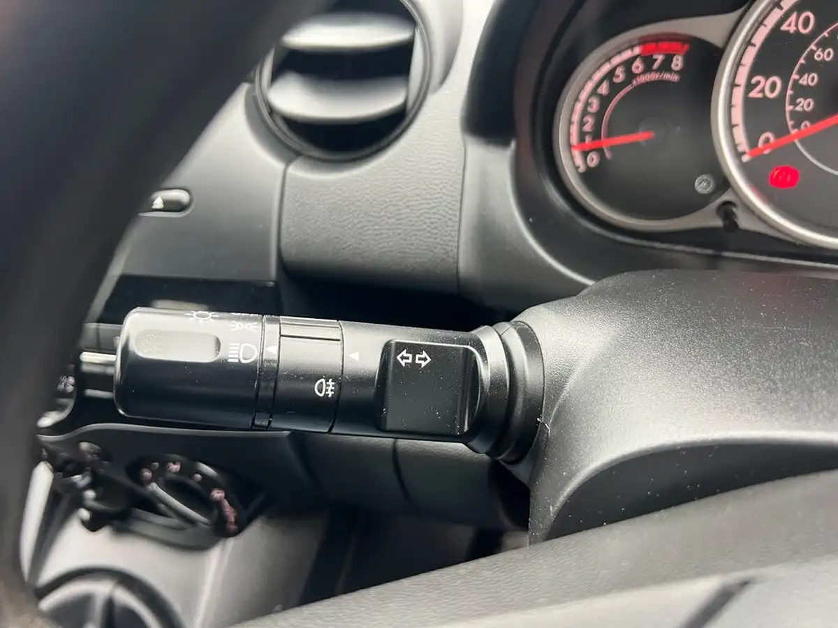 2012-mazda-mazda2-13-ts-air-con-75ps-5d-big-18