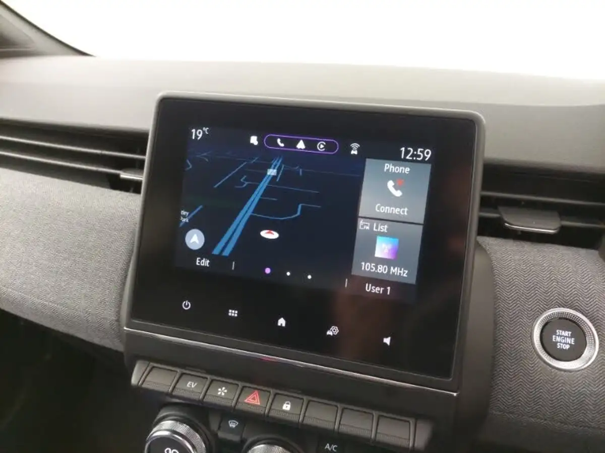 2024-renault-clio-16-techno-big-15