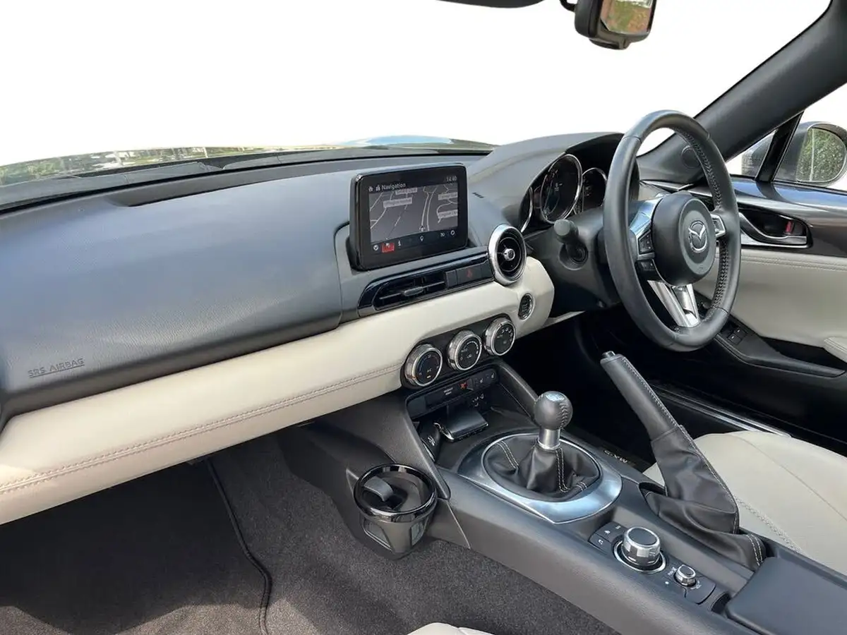 2024-mazda-mx-5-15-kizuna-big-7