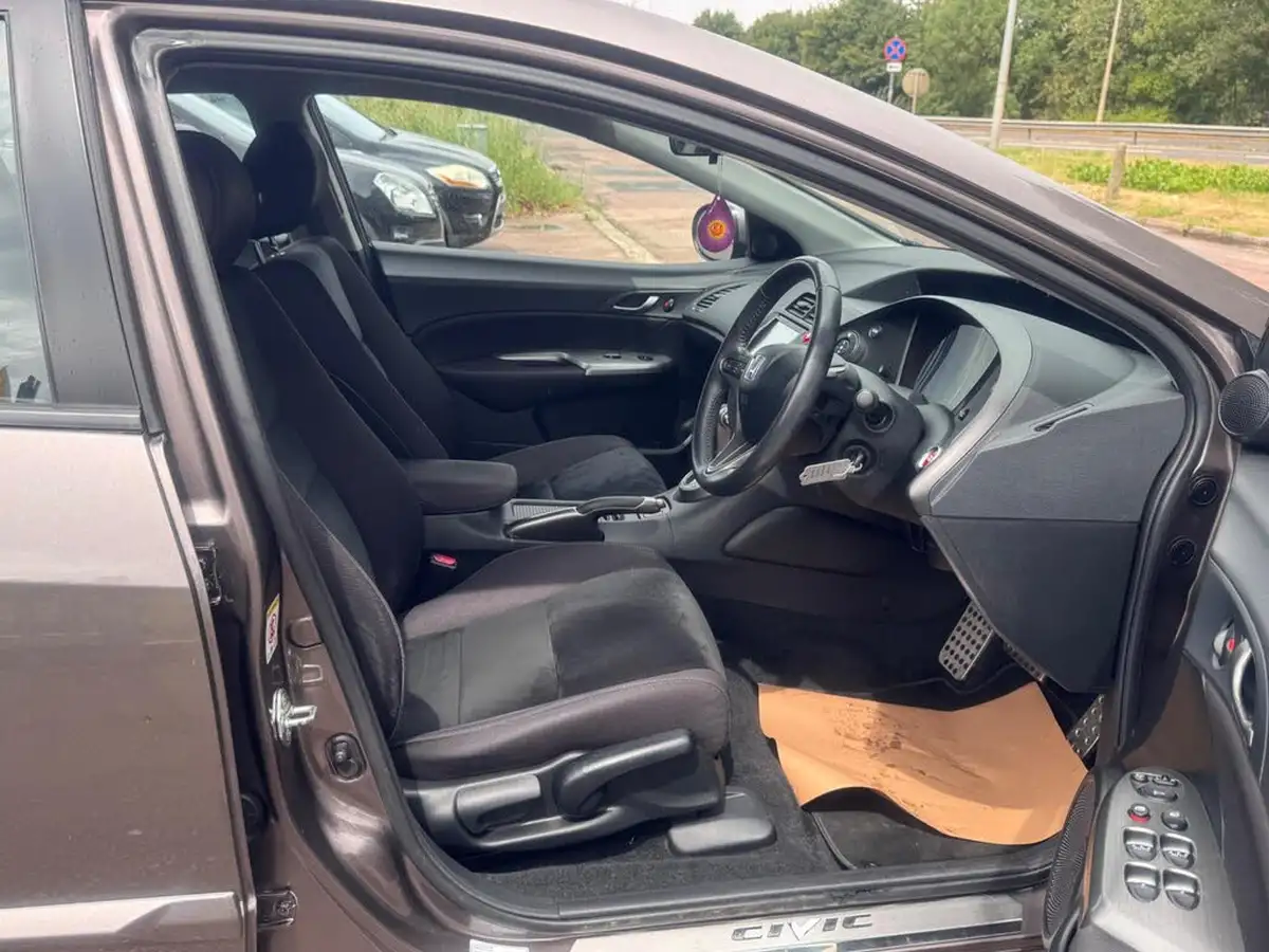 2011-honda-civic-18-es-t-auto-big-14