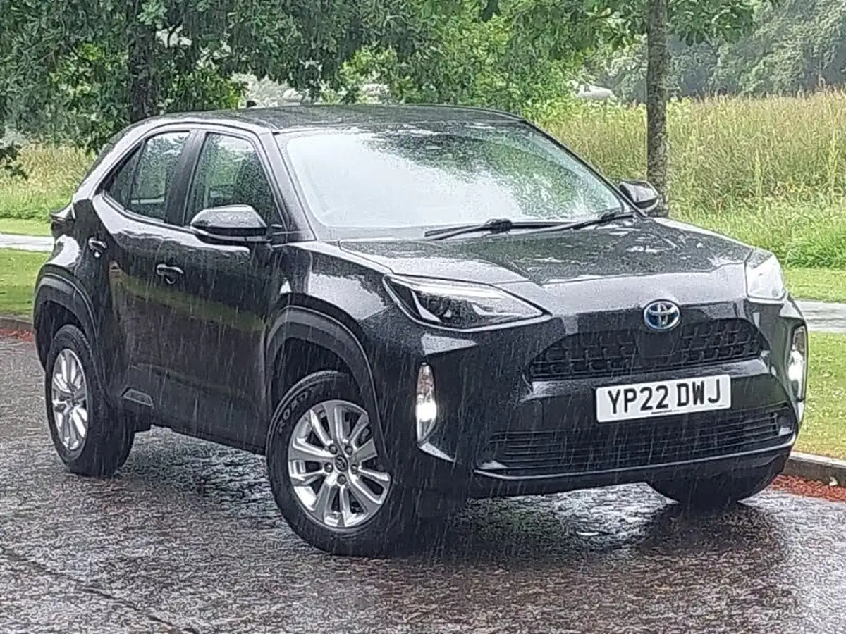 2022-toyota-yaris-cross-15-vvt-i-icon-big-0