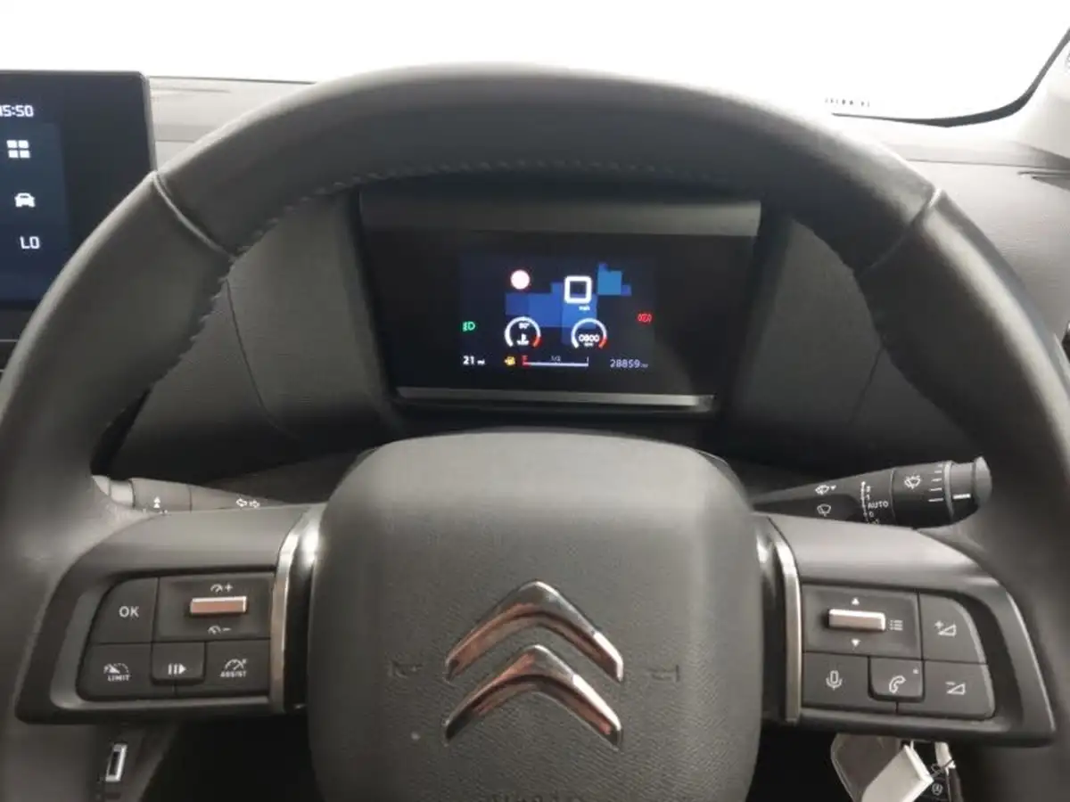 2023-citroen-c4-12-puretech-sense-big-18