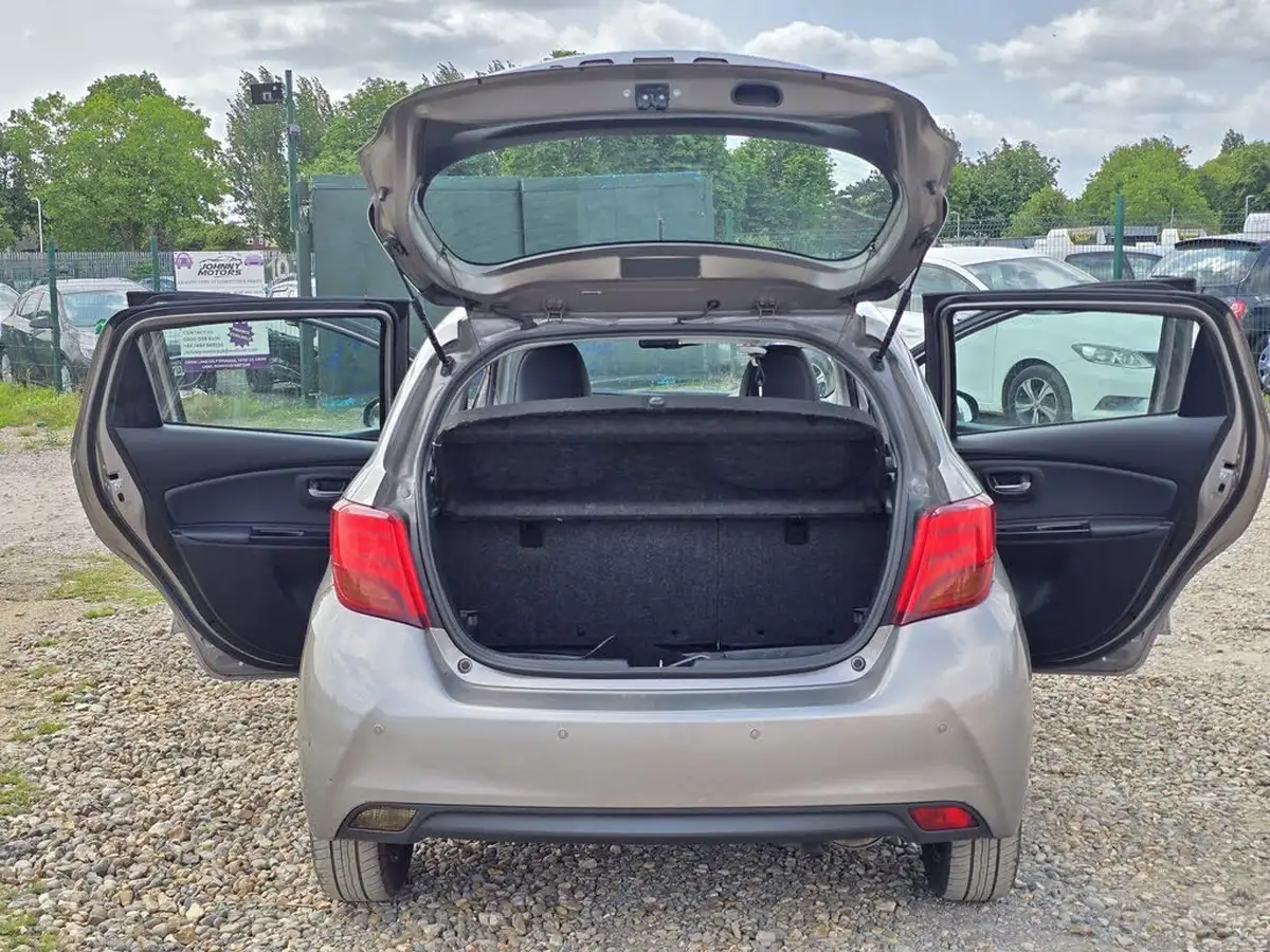 2015-toyota-yaris-15-vvt-i-excel-hybrid-15in-big-25