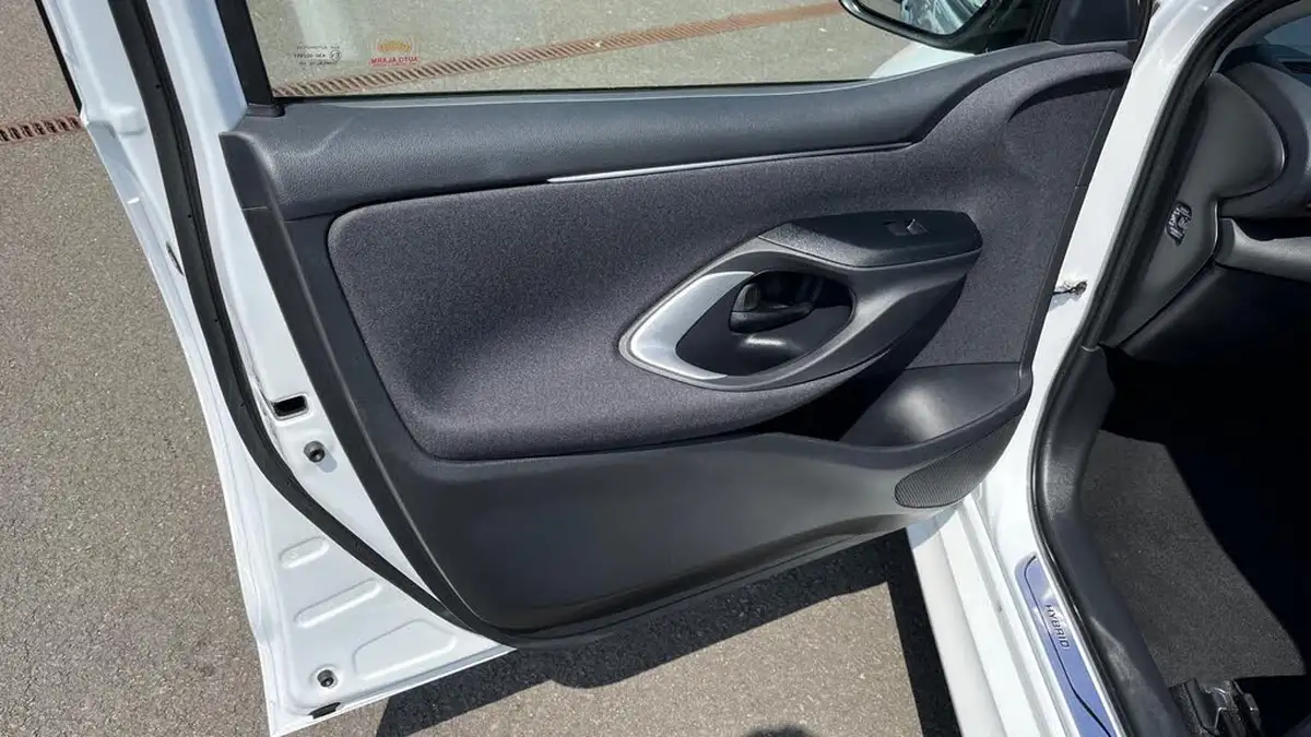 2023-toyota-yaris-15-vvt-i-design-big-34
