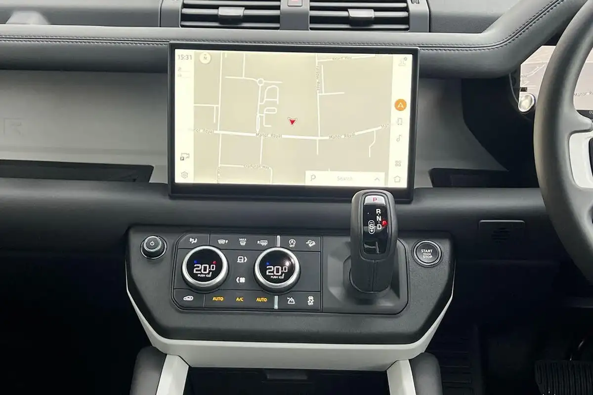 2024-land-rover-90-defender-30-d350-x-dynamic-hse-big-17