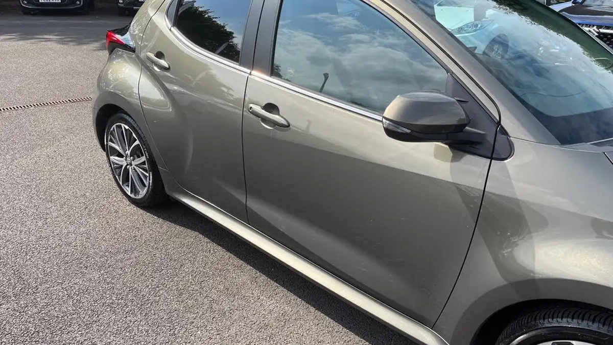 2023-toyota-yaris-15-vvt-i-excel-big-40
