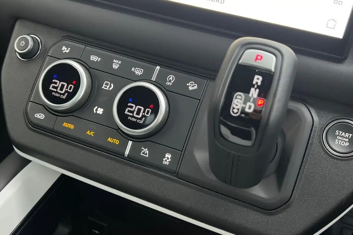2024-land-rover-90-defender-30-d350-x-dynamic-hse-big-41