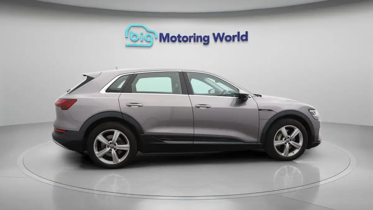 2020-audi-e-tron-50e-technik-big-8