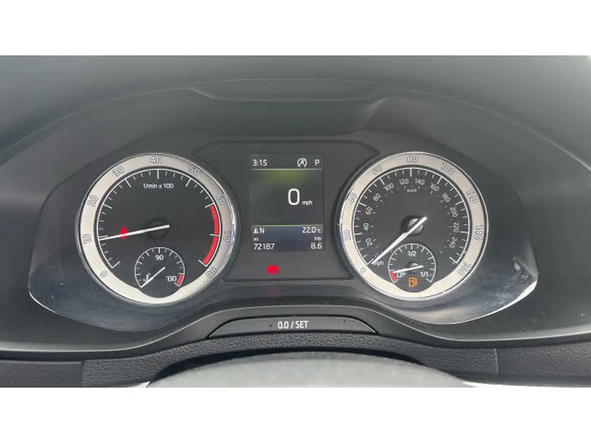 2018-skoda-karoq-15-tsi-edition-ss-dsg-big-17