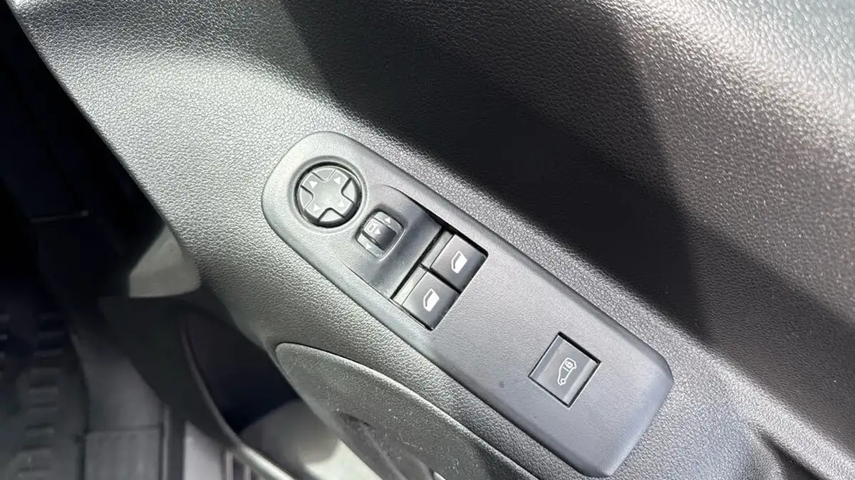 2023-vauxhall-combo-15cdti-pro-2300-100pseu6d-pro-l1h1-big-22