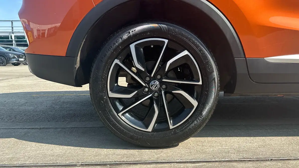 2023-mg-zs-suv-10t-gdi-exclusive-big-18