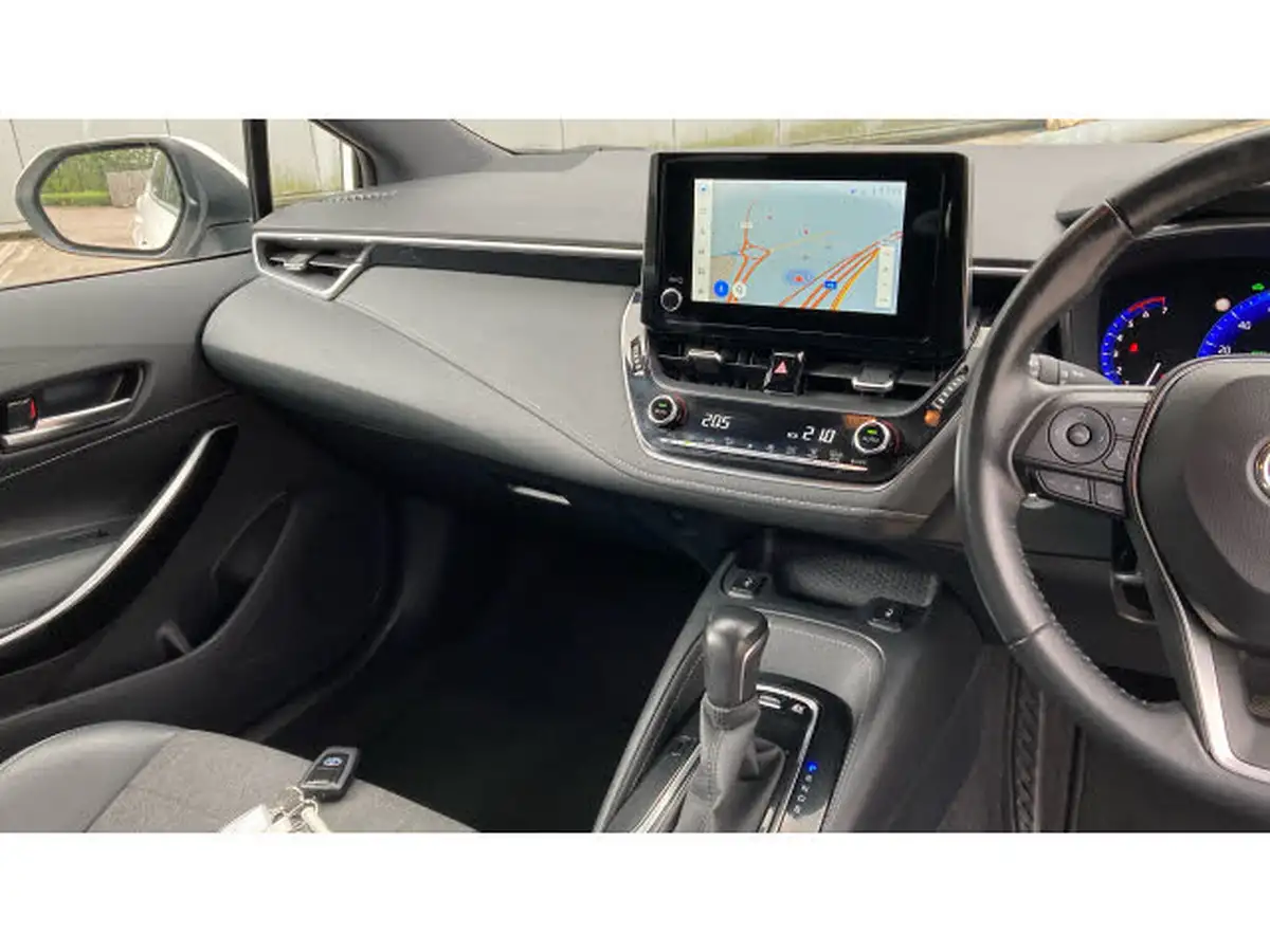 2022-toyota-corolla-18-vvt-i-design-120bhp-trk-hatchback-5d-big-13