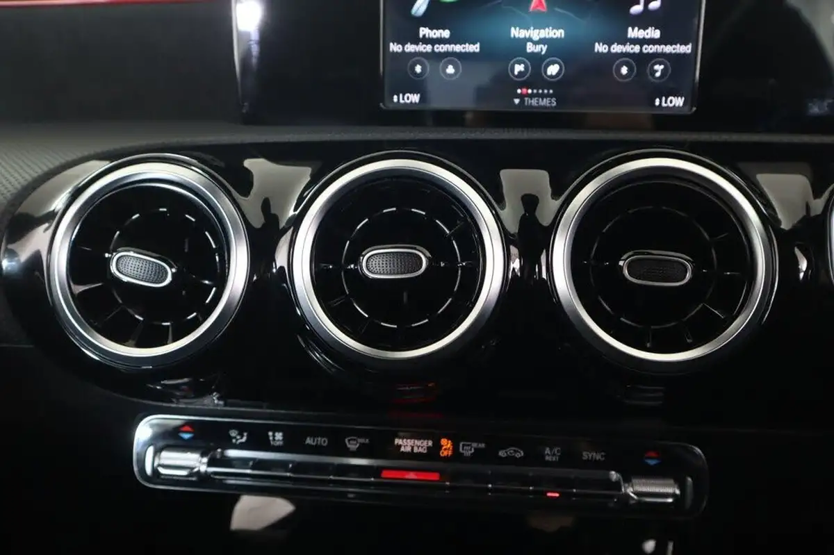2018-mercedes-benz-a-class-13-a200-amg-line-ss-hatchback-5d-7g-dct-big-53