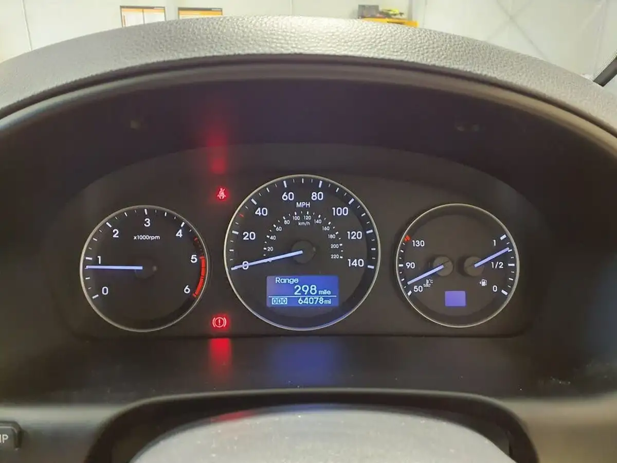 2017-hyundai-i800-25crdi-se-134bhp-big-12
