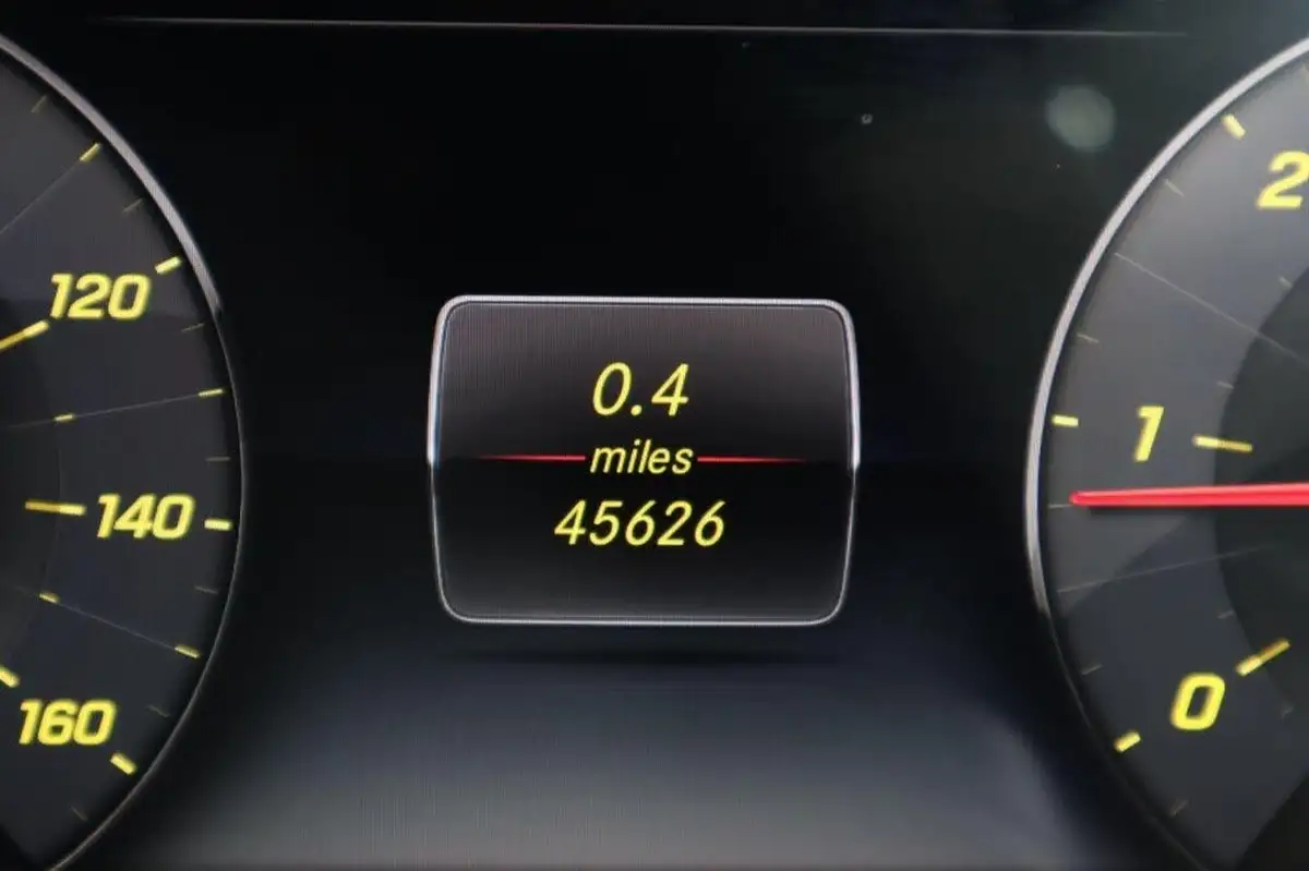 2019-mercedes-benz-cls-class-20d-cls300d-amg-line-premium-plus-big-52