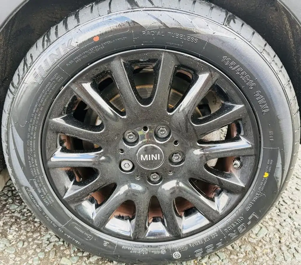 2017-mini-cooper-12-one-3d-big-16