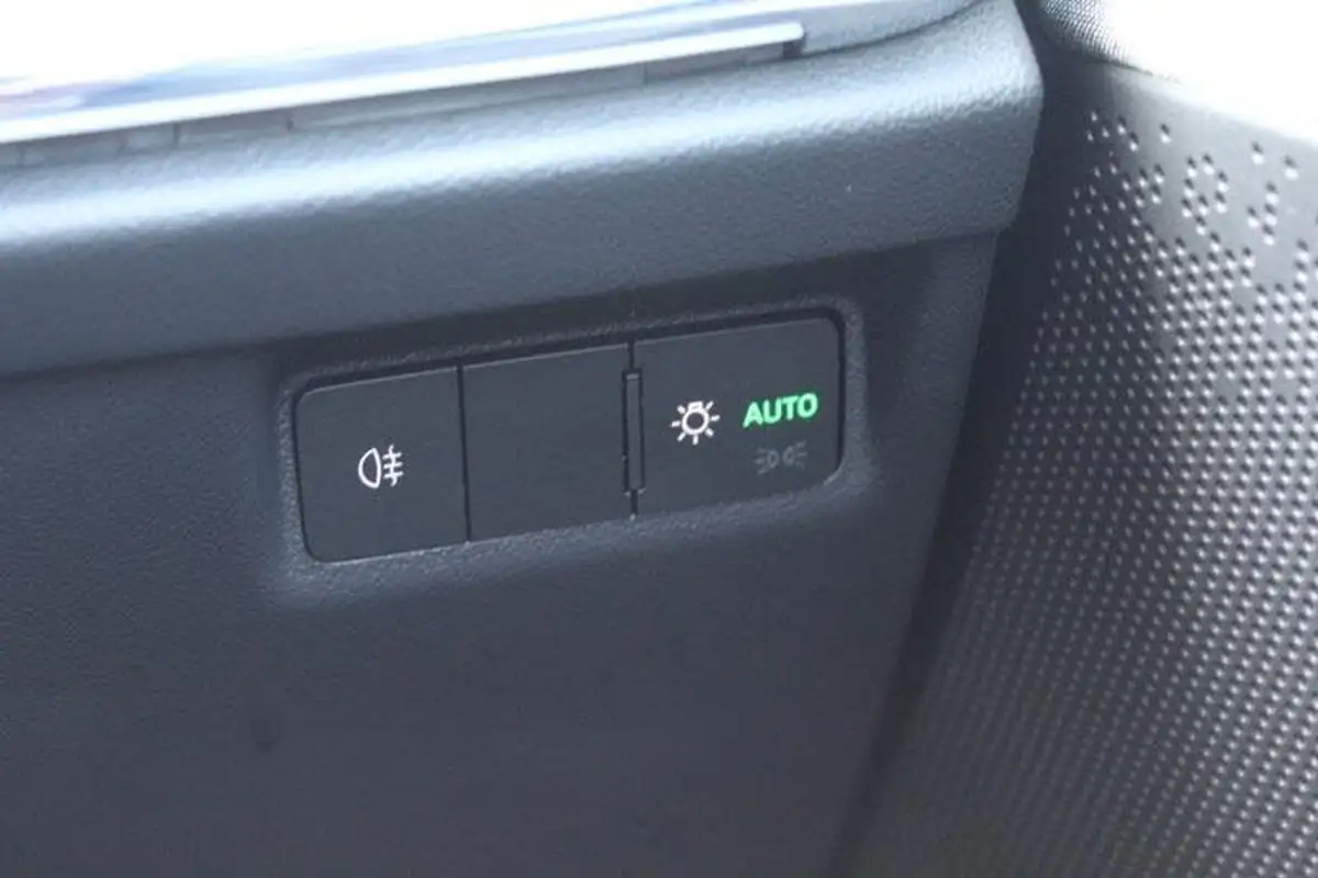 2021-skoda-enyaq-e-60-62-kwh-big-30