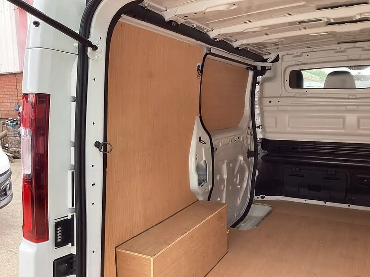 2020-renault-trafic-20dci-sl28-energy-120-business-big-36