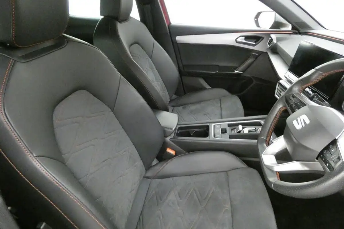 2022-seat-leon-big-11