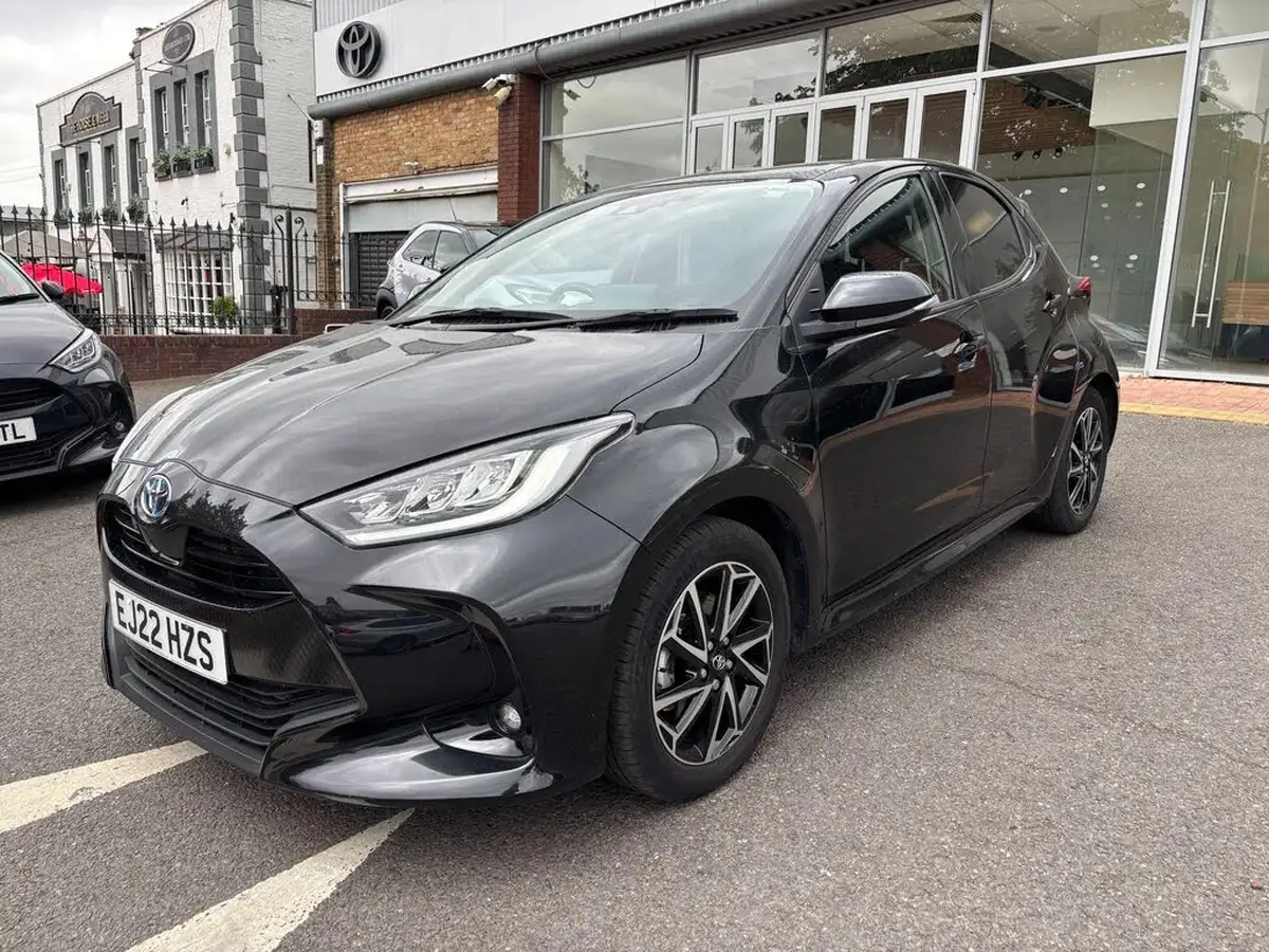 2022-toyota-yaris-15-vvt-i-design-big-2