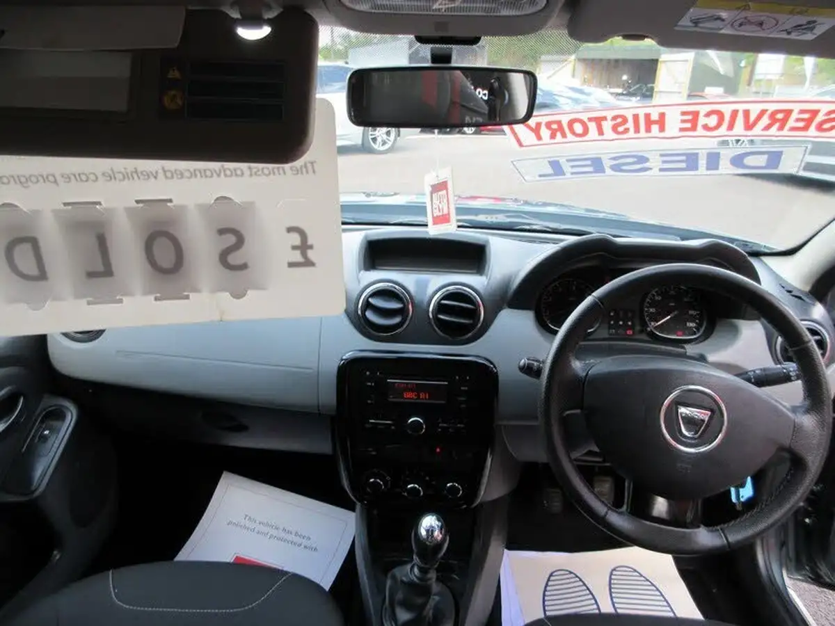 2013-dacia-duster-15d-laureate-107bhp-big-16