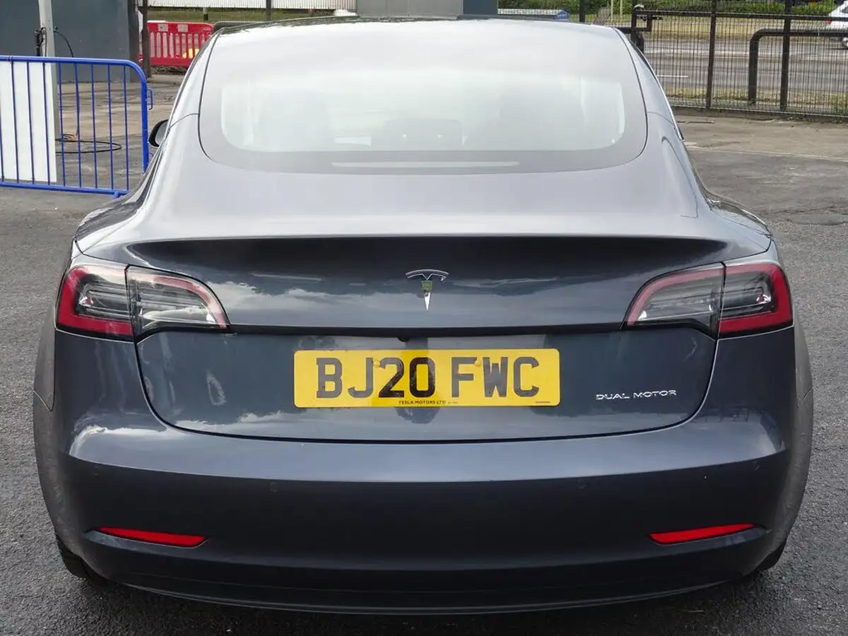 2020-tesla-model-3-e-long-range-big-6