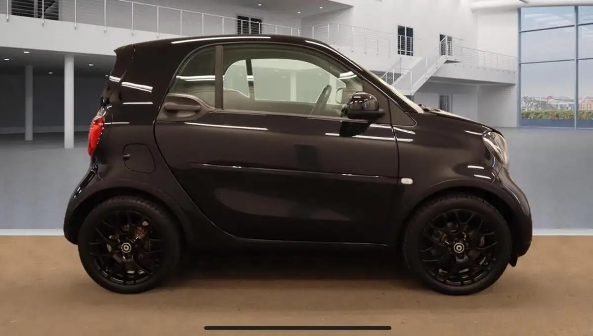 2016-smart-fortwo-10-edition-black-big-2