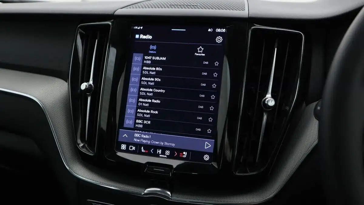 2024-volvo-xc60-20-b5-plus-big-34