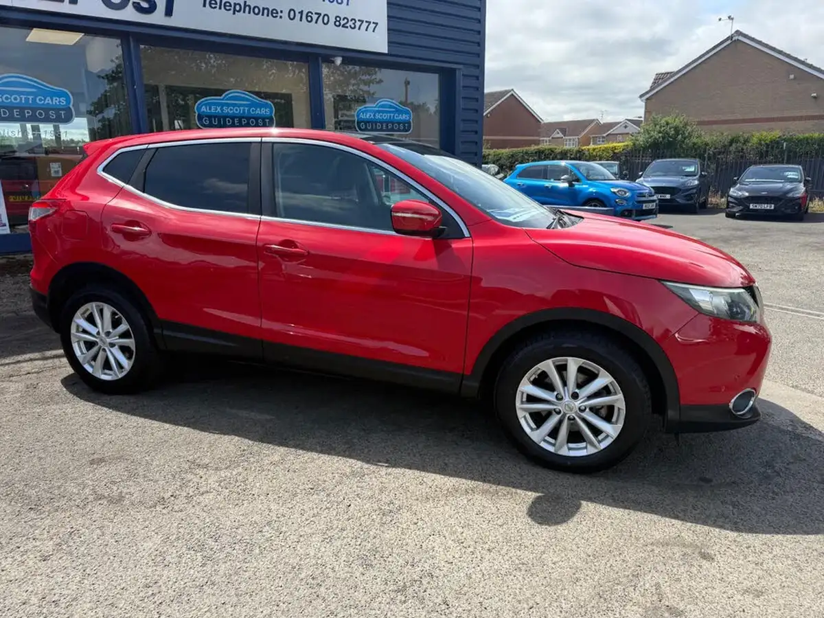 2014-nissan-qashqai-15dci-acenta-premium-big-4