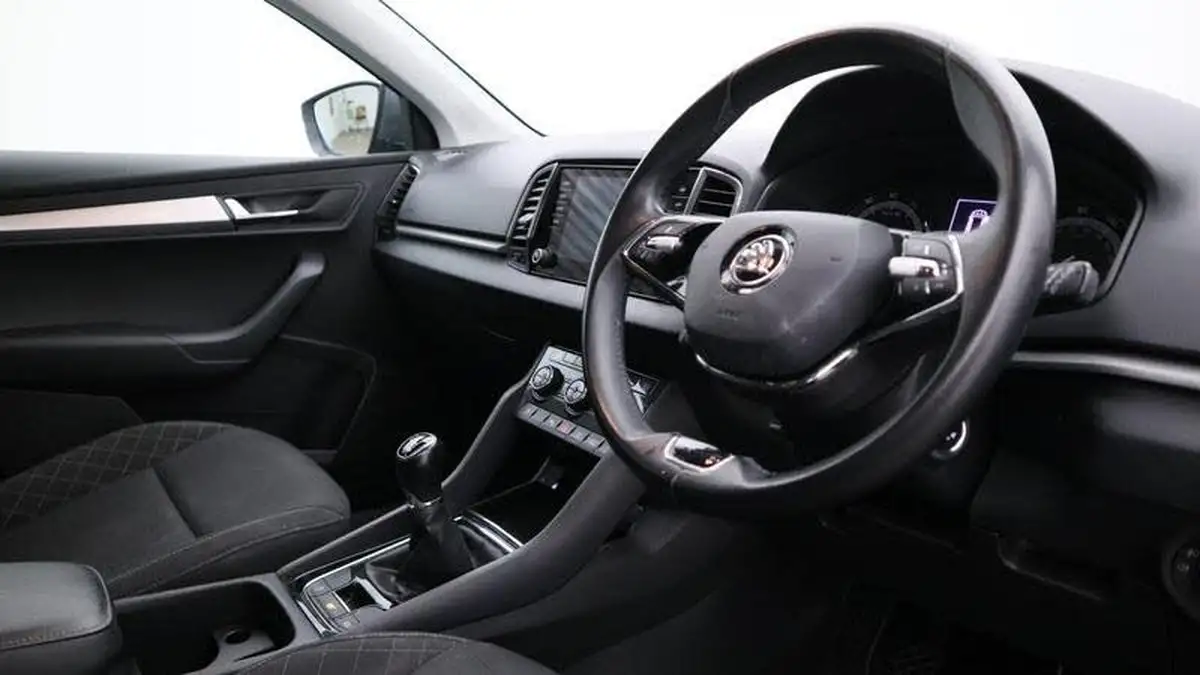 2021-skoda-karoq-10-tsi-se-technology-110ps-big-4