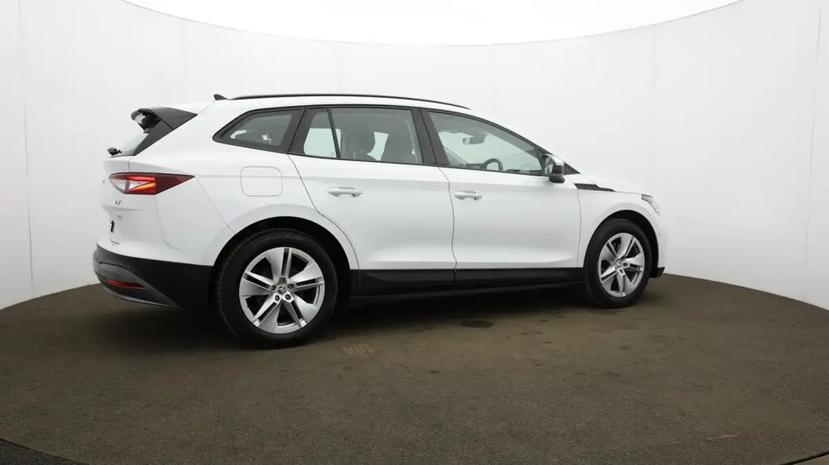 2022-skoda-enyaq-e-60-big-57