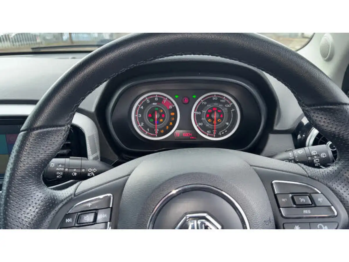 2022-mg-mg3-15-vti-tech-exclusive-nav-big-17