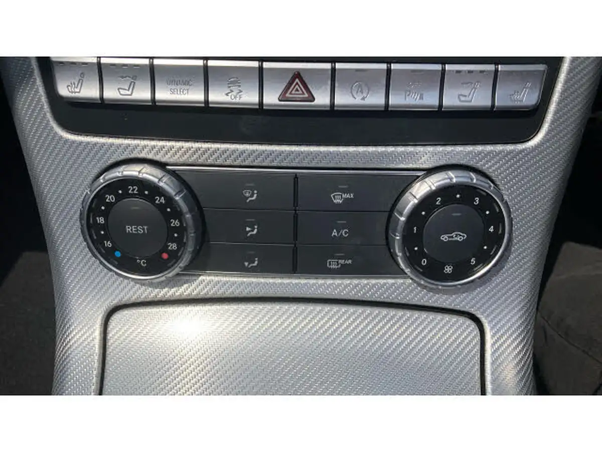 2017-mercedes-benz-slc-21d-slc250d-amg-line-big-24