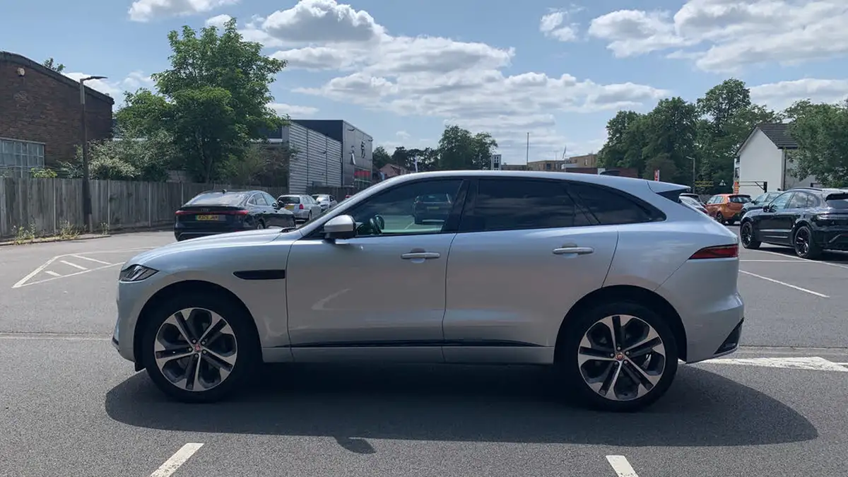 2021-jaguar-f-pace-20-d200-r-dynamic-hse-mhev-big-5