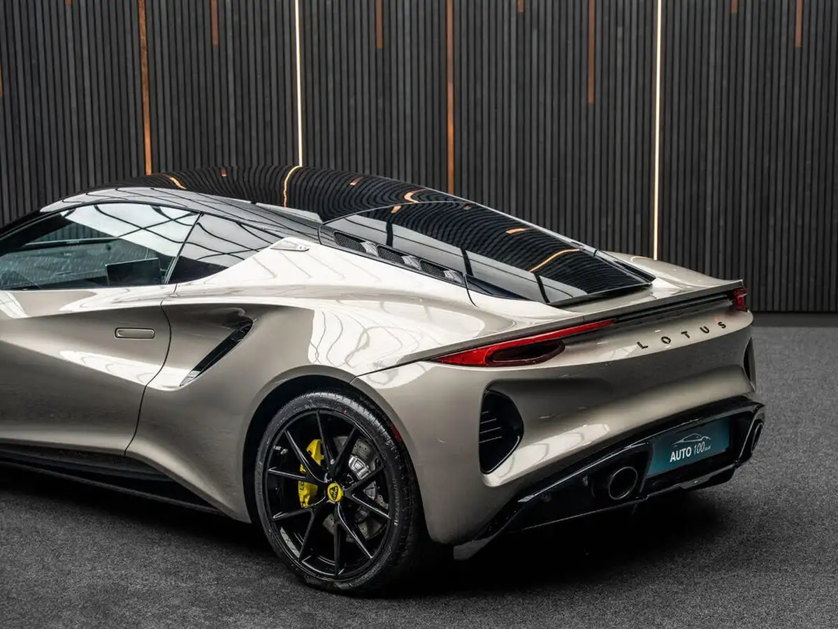 2024-lotus-emira-big-18