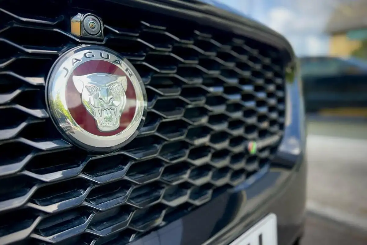 2020-jaguar-e-pace-20-i4-r-dynamic-hse-300ps-big-18