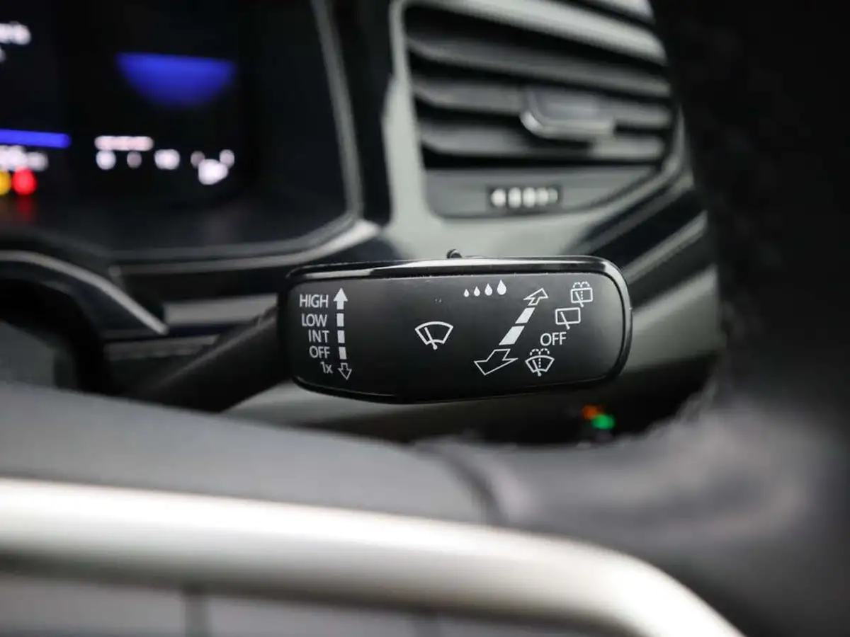 2022-volkswagen-polo-10-life-big-31