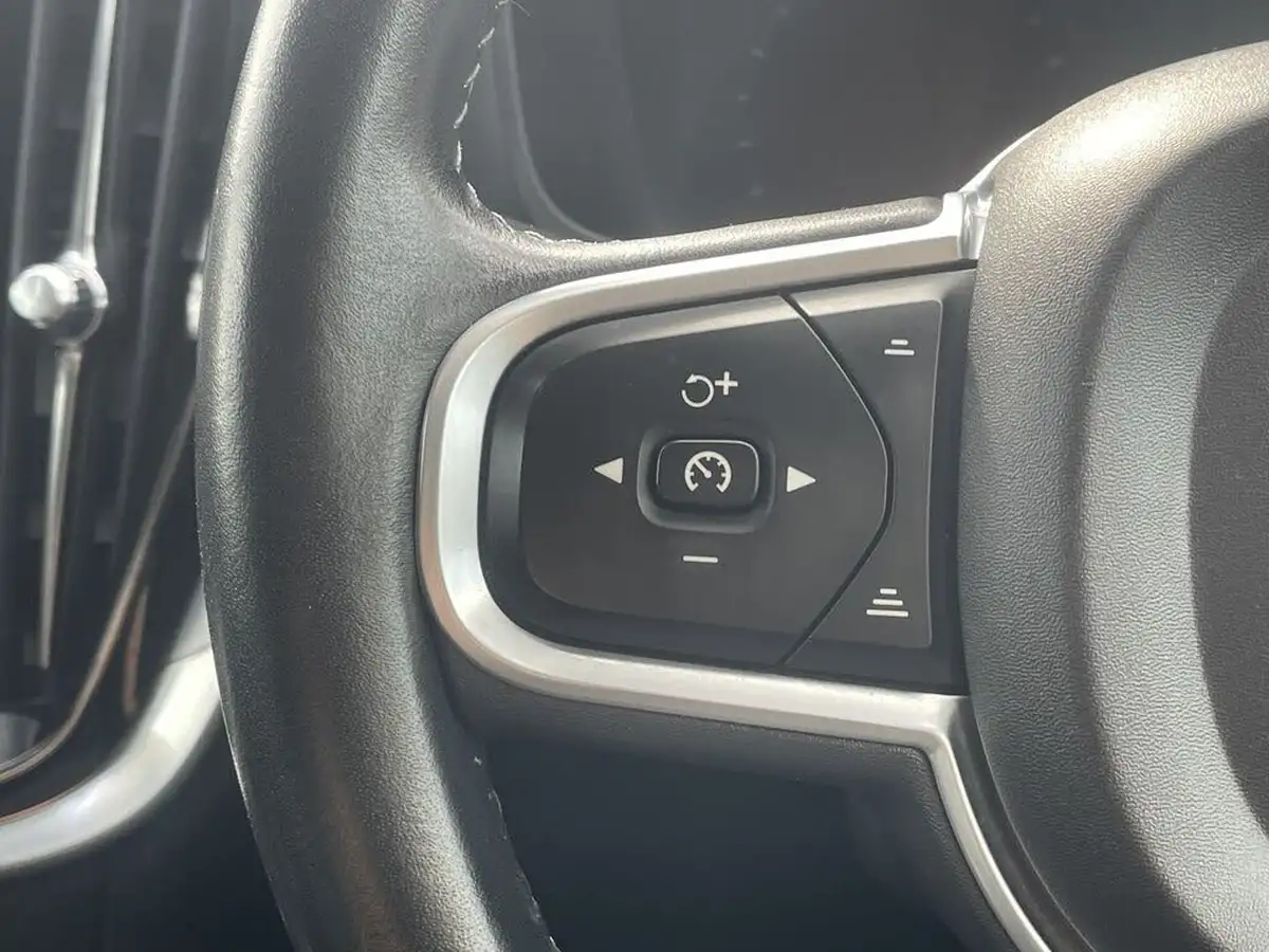 2019-volvo-v60-20td-d3-momentum-big-20