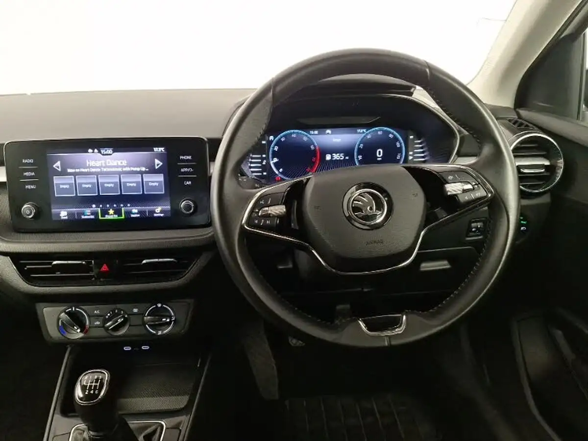 2022-skoda-fabia-10-tsi-colour-edition-109ps-big-6