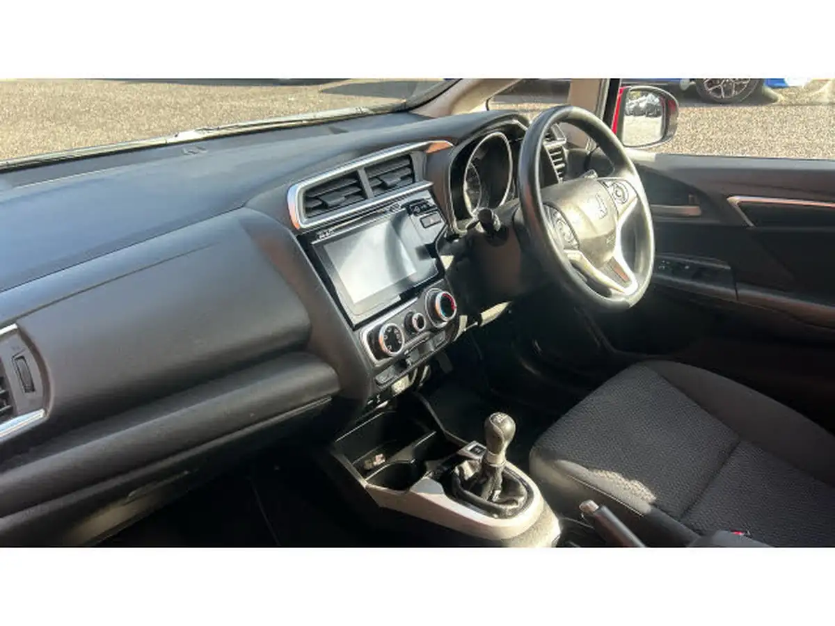 2018-honda-jazz-13-i-vtec-se-navi-big-1