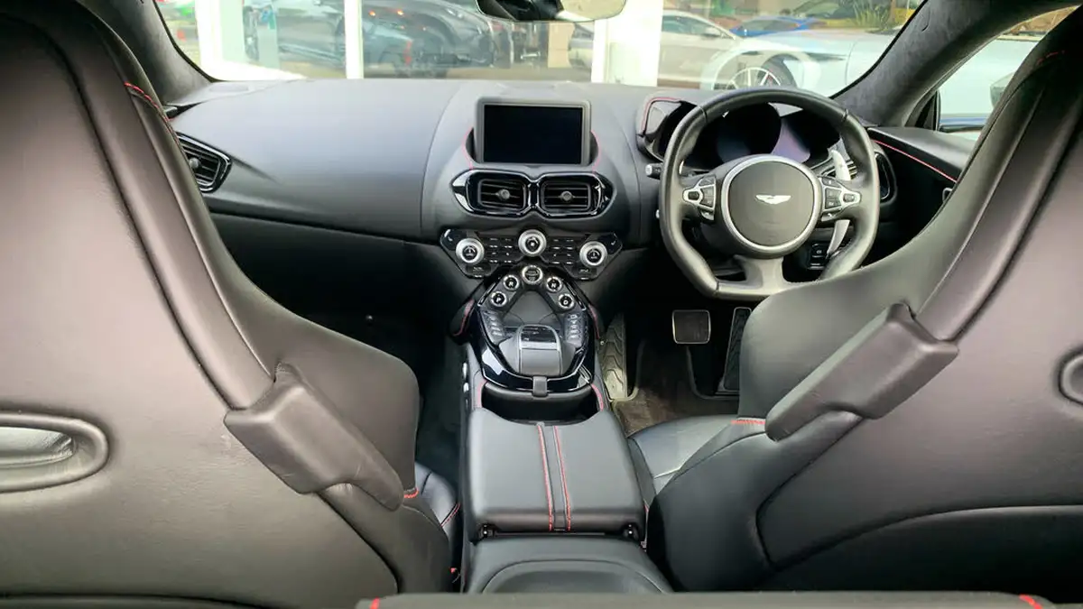 2019-aston-martin-vantage-40-v8-vantage-big-25