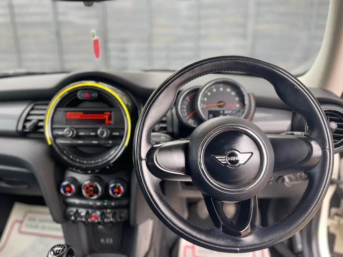 2016-mini-cooper-12-one-3d-big-48
