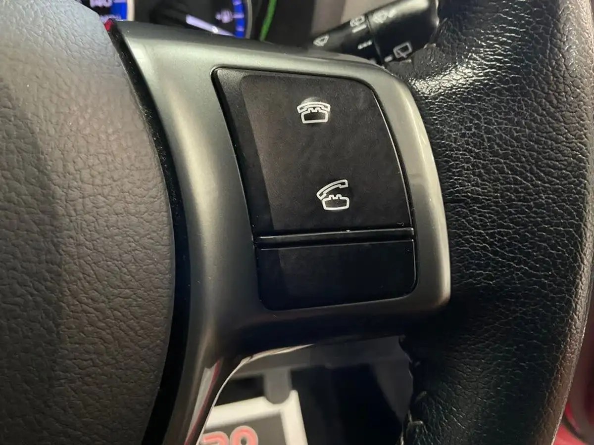 2015-toyota-yaris-15-vvt-i-sport-hybrid-big-36