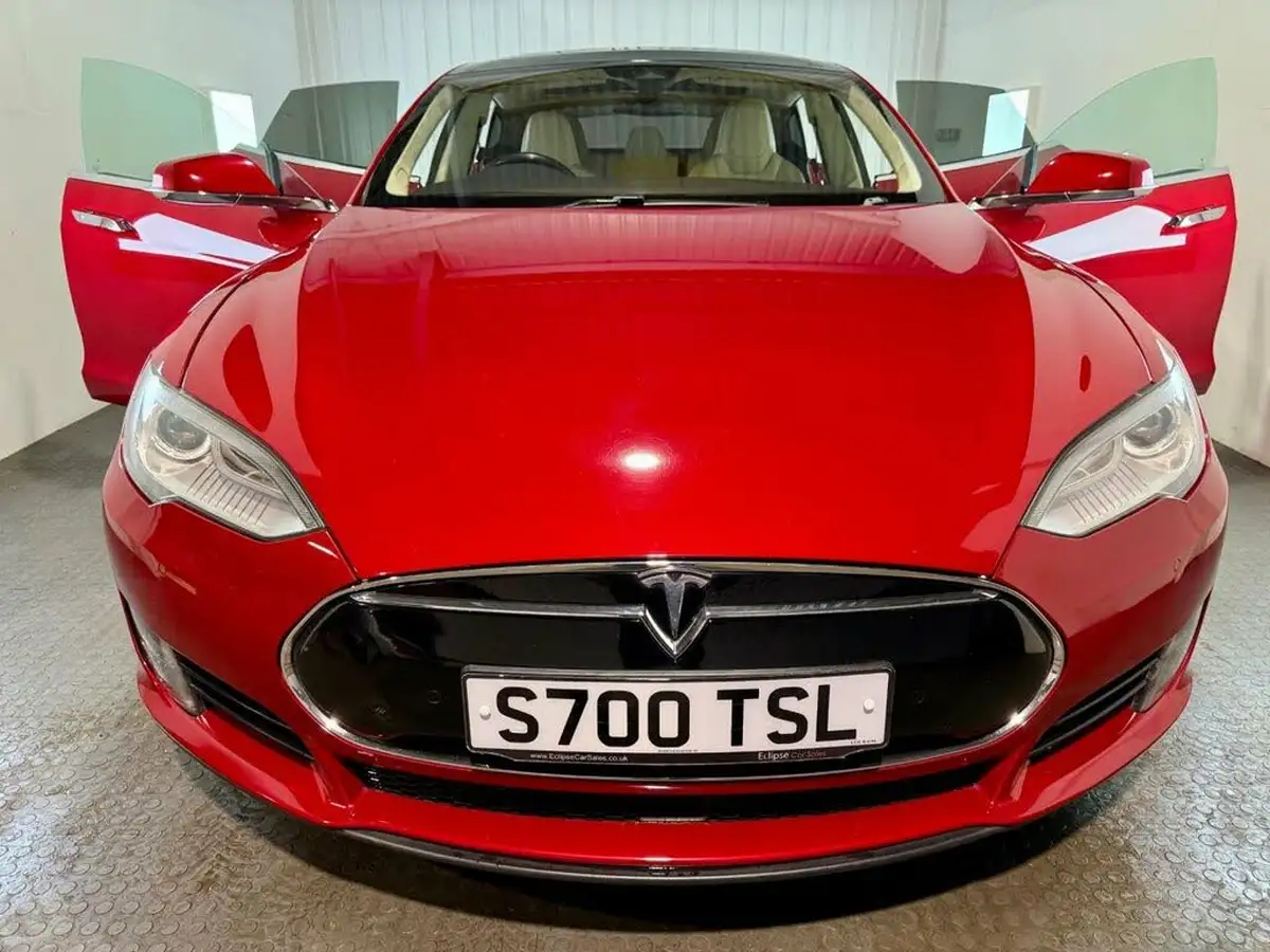 2016-tesla-model-s-e-70d-big-7