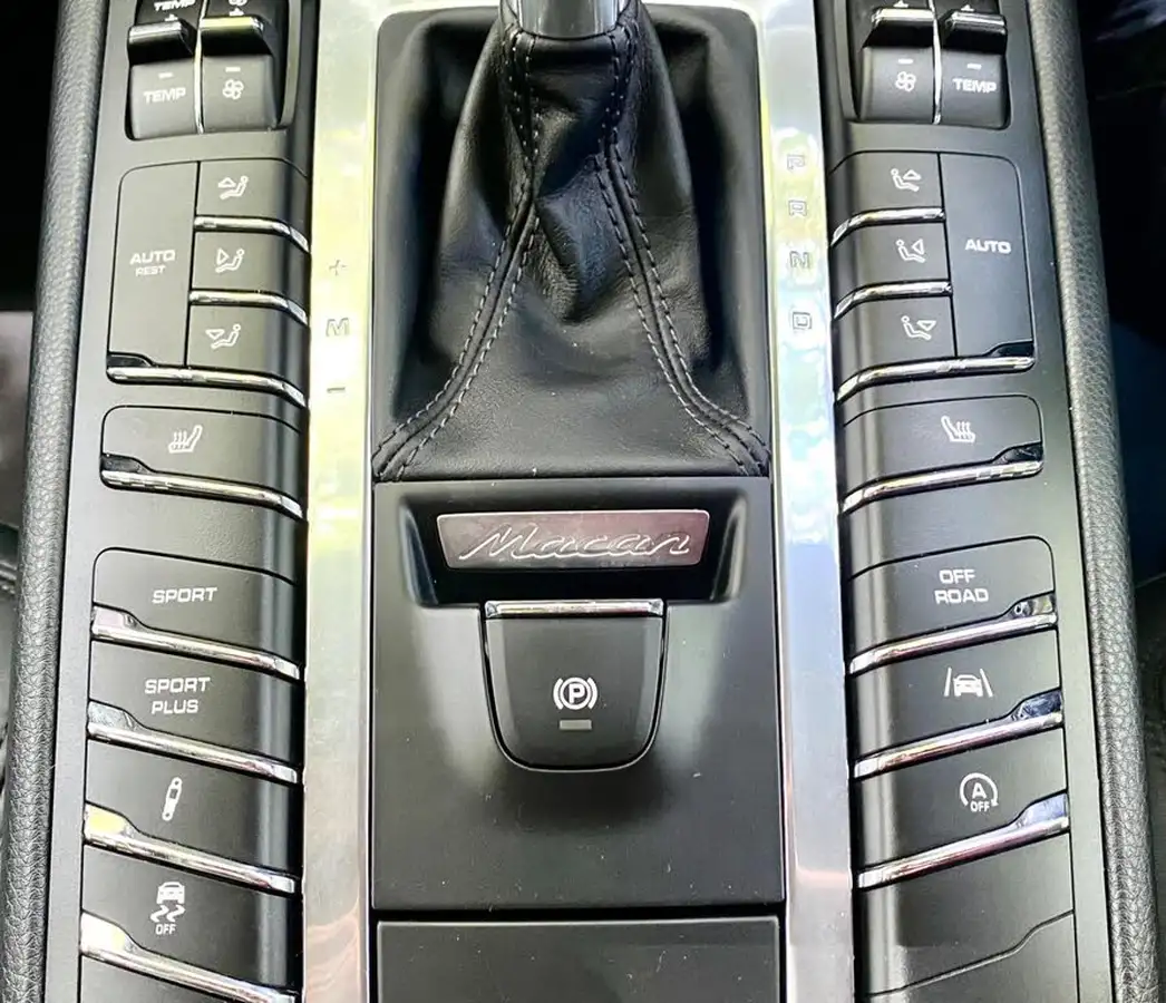 2016-porsche-macan-20-big-27