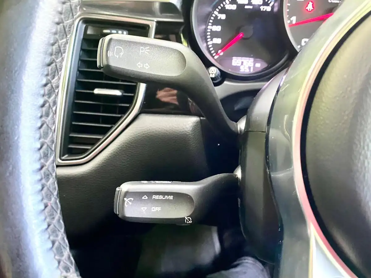 2016-porsche-macan-20-big-51